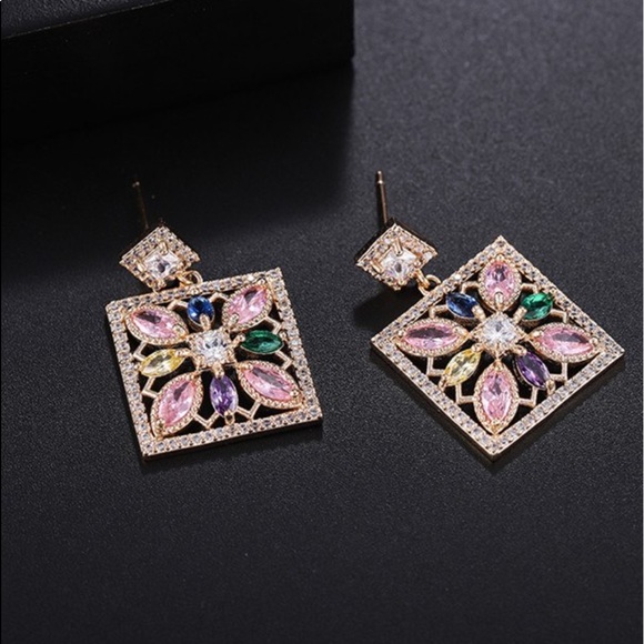Swarovski Crystals The Nanyah Gorgeous Square Earrings - Picture 4 of 5